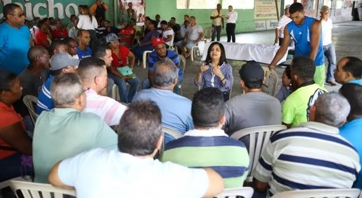 Gobierno financiará con RD$71 MM a afectados del fuego en mercado de La Vega