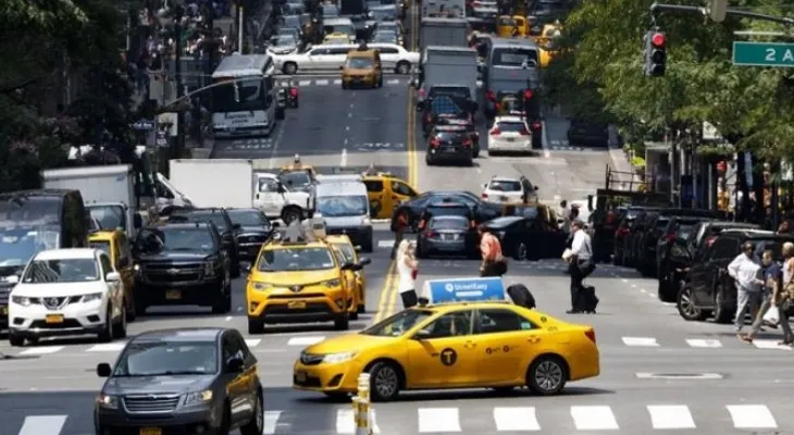 El alcalde de Nueva York está indignado por el trato de taxistas a pasajeros chinos