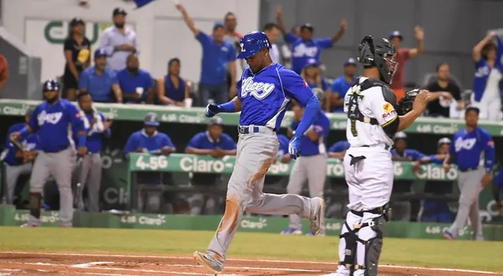 Licey vencen a Estrellas 3-2