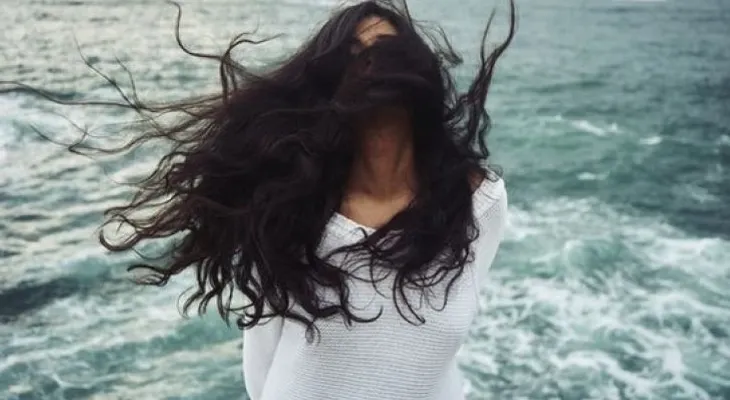 Formas naturales de engrosar tu cabello si lo tienes muy delgado