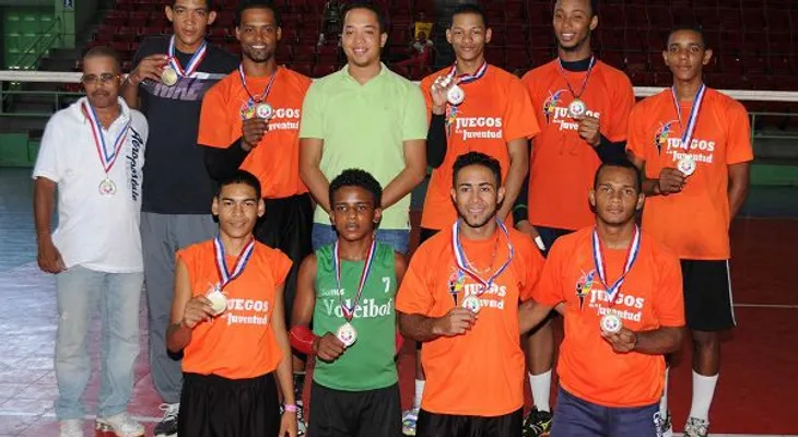 Distrito en voleibol y SPM en basket  Campeones Juegos de la Juventud