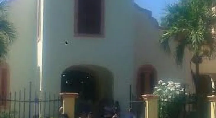 Ofician misa a niños se ahogaron en excavación de escuela