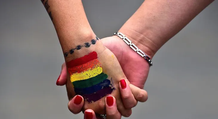 Con dolor por las víctimas de Orlando se llevan a cabo en varias ciudades Desfiles del Orgullo LGBT