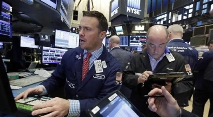 Wall Street cierra con baja; acumula dos semanas de pérdidas