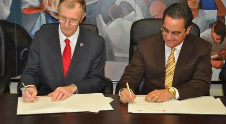 UASD y Universidad Carolina de Praga acuerdan colaboración científica y cultural
