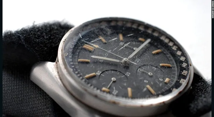 Subastan el reloj que el comandante de vuelo del Apolo 15 usó en la Luna