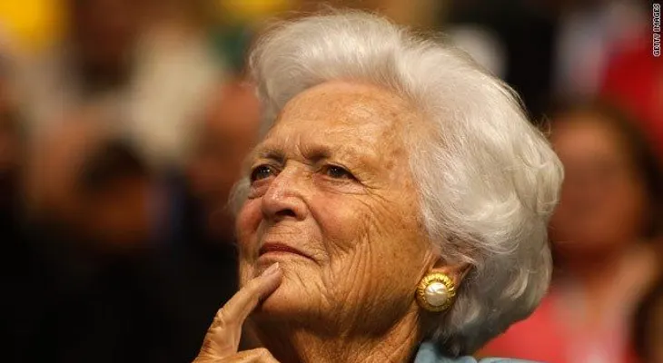 Barbara Bush, esposa de George H.W. Bush, es hospitalizada