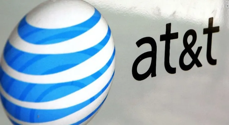 AT&T confirma que le pagó a la compañía del abogado personal de Donald Trump