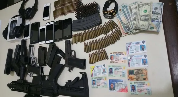 PN apresa vigilantes privados y dos civiles; les ocupa dos vehículos con diez transformadores 