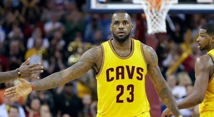 LeBron anotó 38 y los Cavaliers están a ley de uno