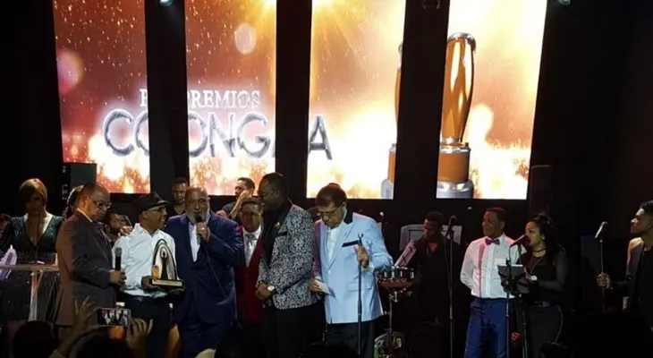 Entregan galardón Gran Conga de la Salsa a Cuco Valoy