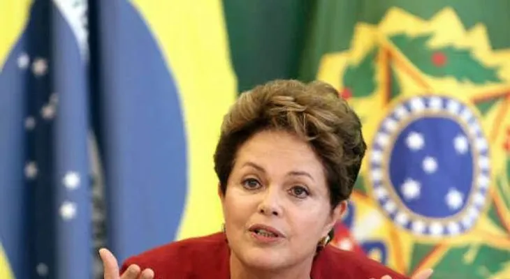 Rousseff: "Esto tiene que ver con el hecho de ser mujer"