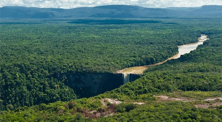 ¿Cómo Reino Unido le robó a Venezuela de 160.000 kilómetros de territorio?
