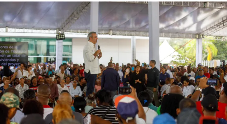 Presidente Abinader promete entregar 300,000 nuevos títulos en los próximos 4 años