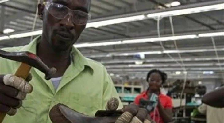 Plantas textiles estafan a haitianos