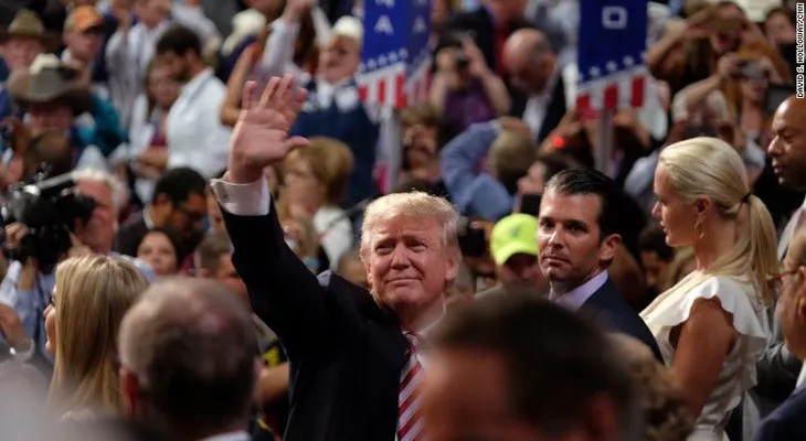 En una entrevista, Trump rompe con la tradición en política exterior de EE.UU.