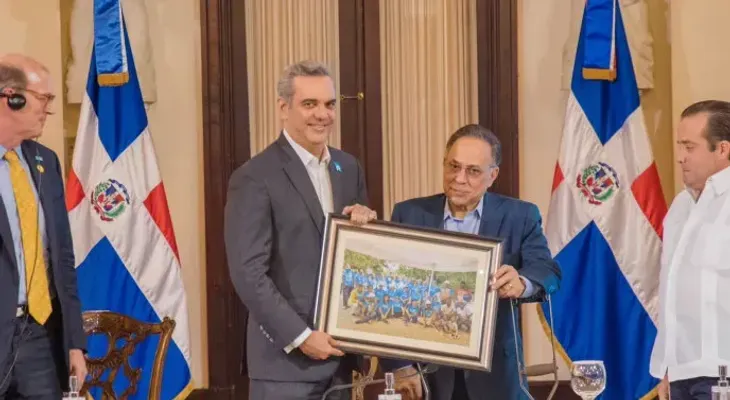Reconocen al presidente Abinader por desarrollar proyectos que contribuyen a la transformación de las familias dominicanas.
