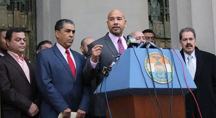 Espaillat, Serrano, presidente de El Bronx y otros líderes rechazan órdenes ejecutivas de Trump