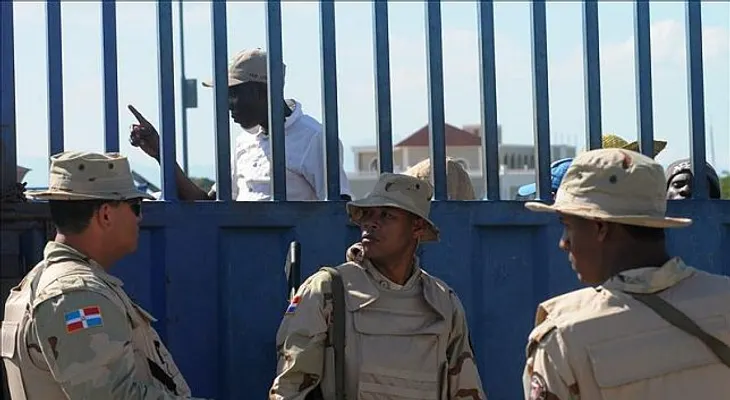 Militares dominicanos detienen a más de un millar de haitianos ilegales