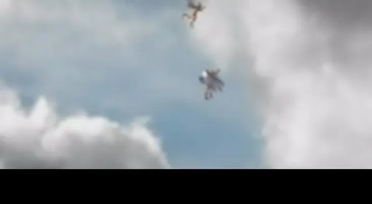 Captan dos ángeles volando (Video)
