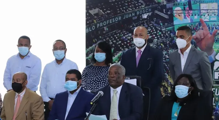 Altos dirigentes de la FP aseguran que decenas de obras del gobierno en SDN están paralizadas.