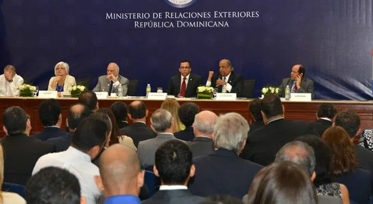 Navarro pondera guerra restauradora