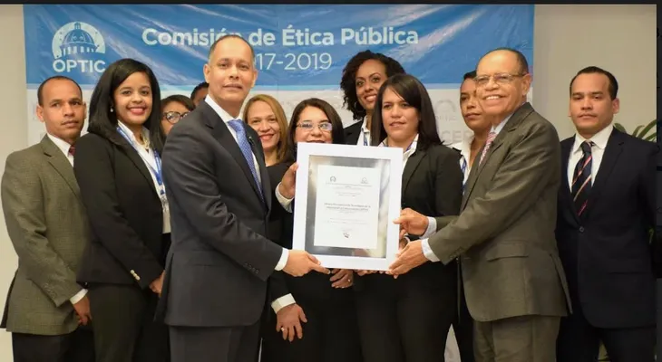 OPTIC juramenta Comisión de Ética Pública