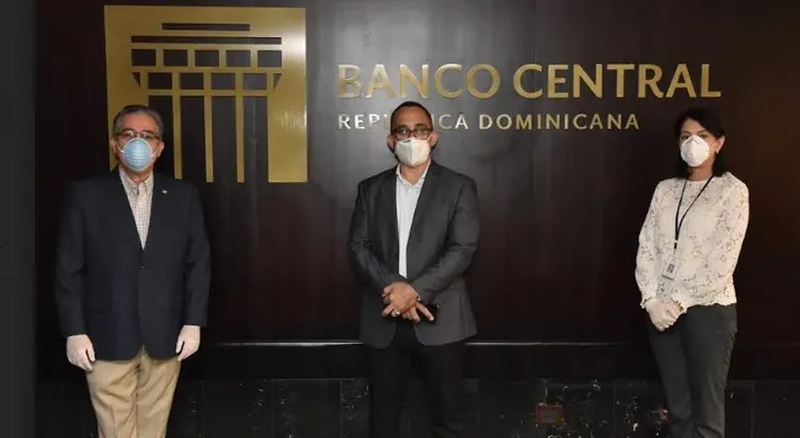 Voluntariado Bancentraliano dona fondos para equipos de ventilación y cilindros de oxígeno para Hospital Regional San Vicente de Paul, de SFM 