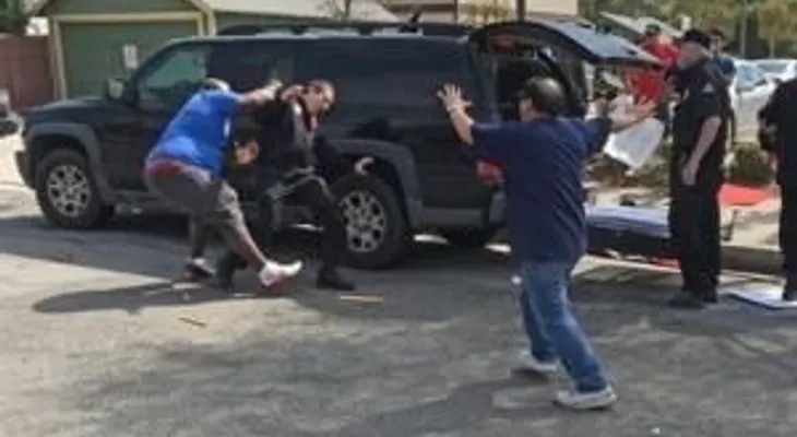 Apuñalan a tres personas en un acto del Ku Klux Klan