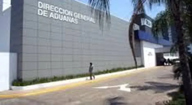 Donan a Aduanas equipo de rayos X para monitorear y vigilar tráfico de mercancías