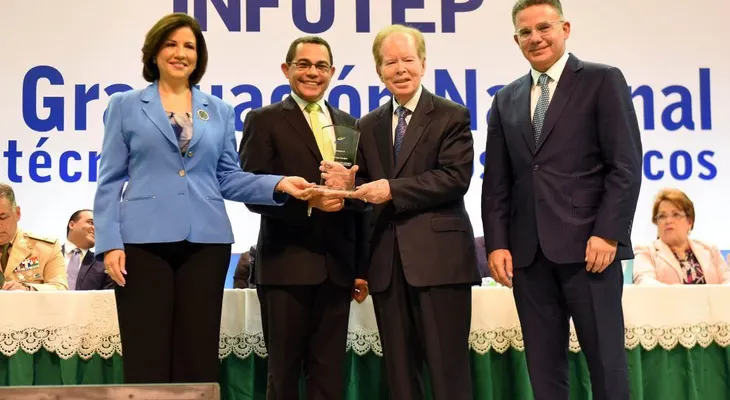 El empresario José Luis Corripio  valora  la calidad de los servicios que ofrece el INFOTEP