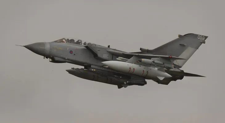 Reino Unido lanza los primeros ataques aéreos sobre Siria