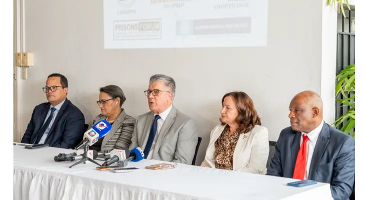 Analizan salud mental en cárceles