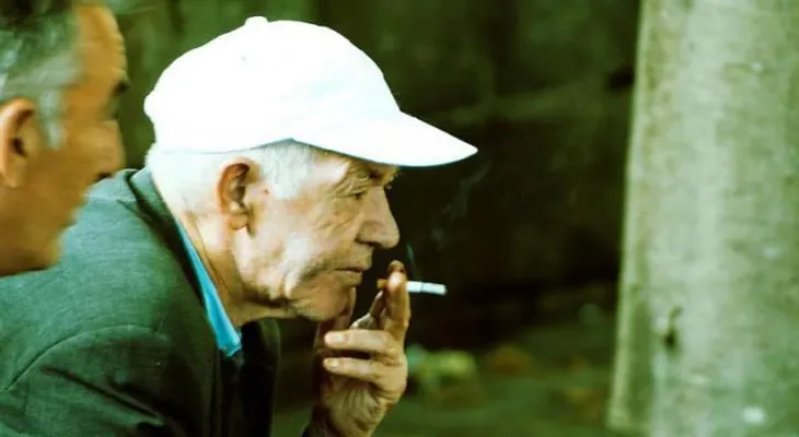 Científicos descubren genomas relacionados con la longevidad en fumadores ancianos