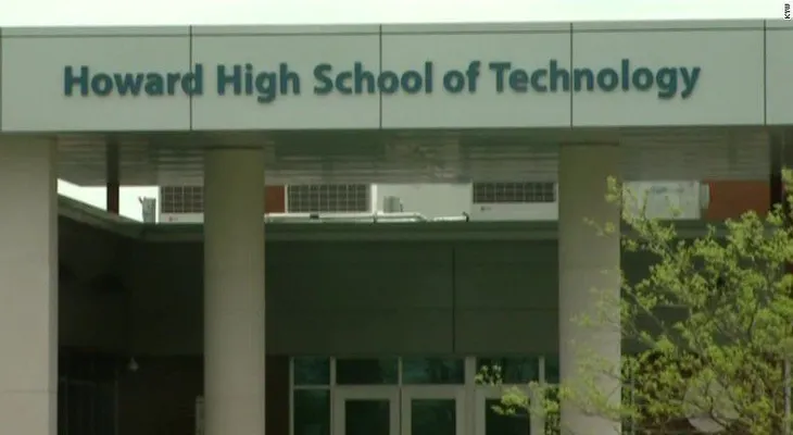 Una estudiante muere tras pelea en baño de preparatoria en Delaware