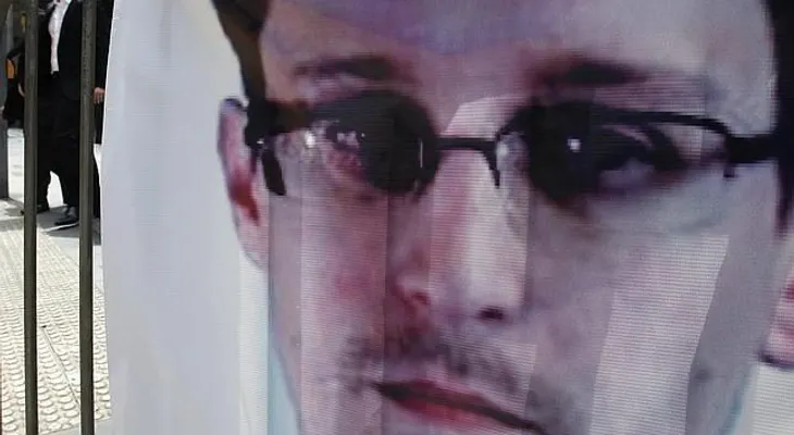 EE.UU. acusa a Snowden de espionaje y pide a Hong Kong que lo arreste  