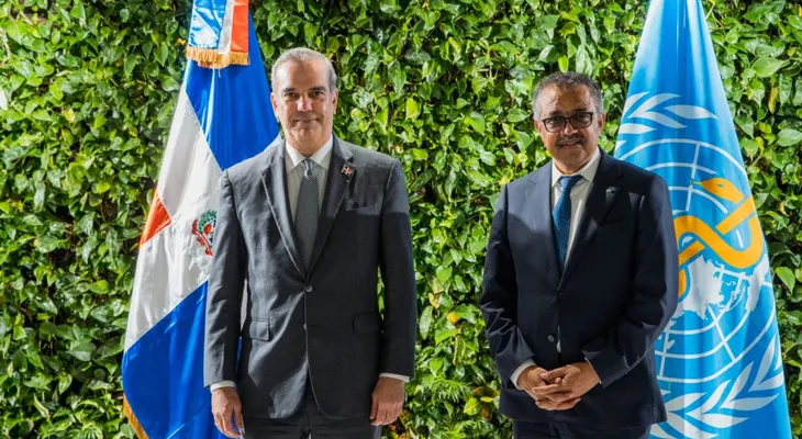 Presidente Abinader recibe felicitaciones por liderazgo RD frente a la pandemia COVID-19 de parte del director general de la OMS