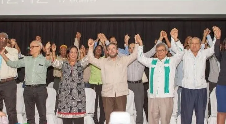 Guillermo juramenta a Guadalupe Valdez y Andrés L. Mateo como candidatos a diputados