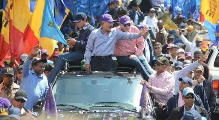 Danilo Medina realiza recorrido por tres provincias del Cibao