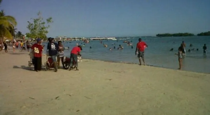 Se ahoga niño de 7 años en playa de Boca Chica