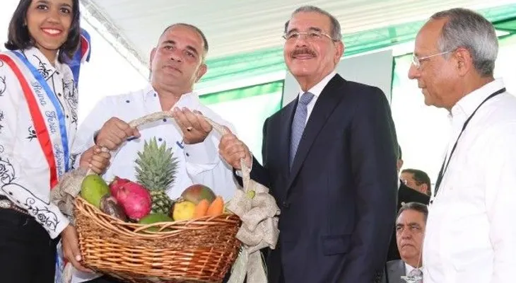 Danilo Medina dice "el domingo es mi mejor día de trabajo"