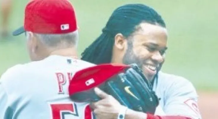 Cueto obtiene su victoria 16 y empata en el liderato de GL