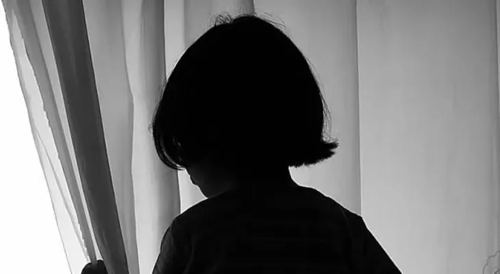 Una niña no puede comer ni beber por un extraño trastorno digestivo 