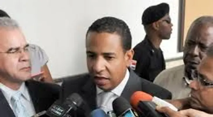 Gómez Díaz cancela periodista, de Telecentro, porque hizo una pregunta que "quilló" a Franklin Almeyda
