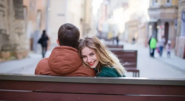 Un tercio de las mujeres ha tenido una "cita romántica" sólo por la comida gratis
