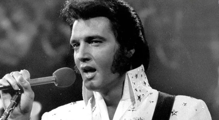 Subastaron por USD 430 mil el último avión de Elvis Presley