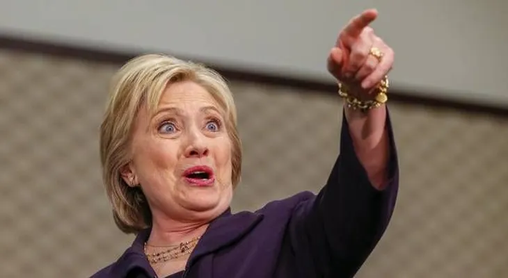 Mujeres dan a Clinton ventaja sobre Sanders