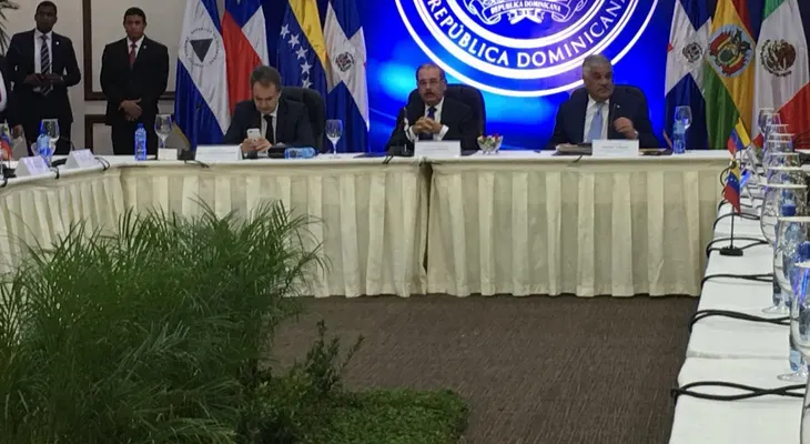  Inicia con retraso jornada de diálogo oposición y gobierno venezolano; Danilo llegó a las 9:44