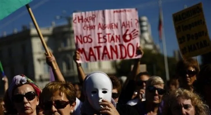 Miles marchan en Madrid contra la violencia doméstica