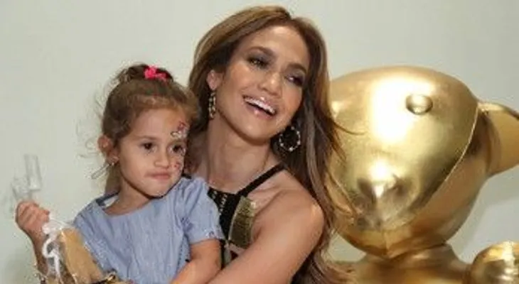 Jennifer López revela problema salud de su hija que le llevó a crear fundación